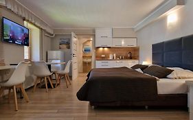 Kamena - Pokoje I Apartamenty Najblizej Plazy